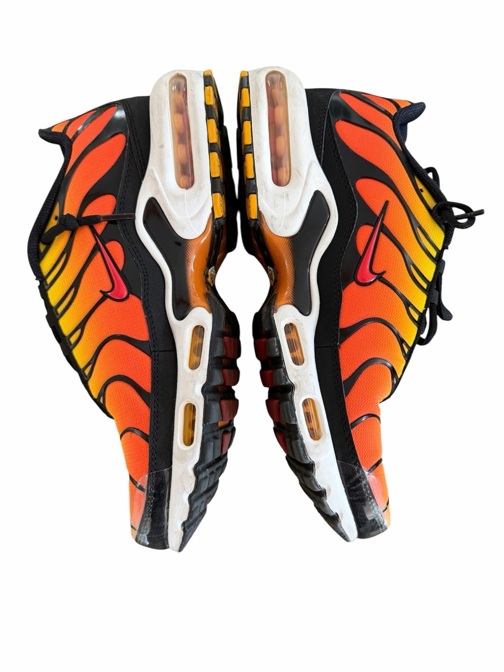 Nike Men's Gradient Yellow-Orange Athletic Sneakers with Black Accents - Picture 2 of 6